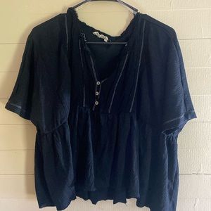 Flowy top! Size M